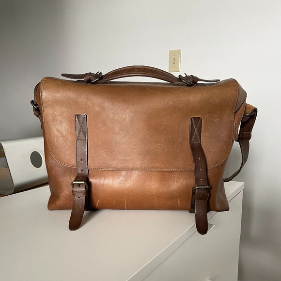Aunts & Uncles Fella Leather Messenger Bag - Picture 1 of 13